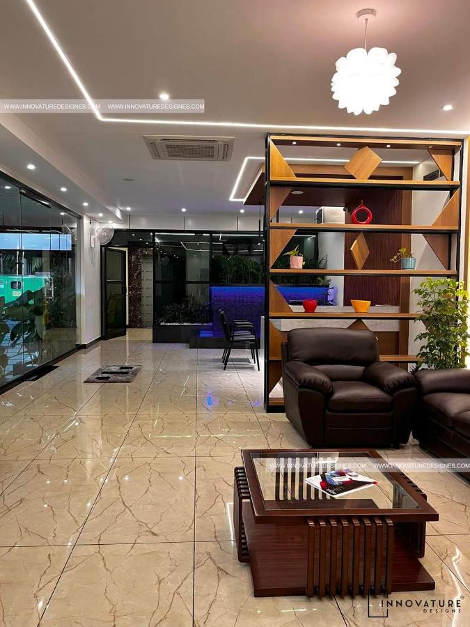 Hotel 24Inn Residency Pathanāmthitta Exteriör bild
