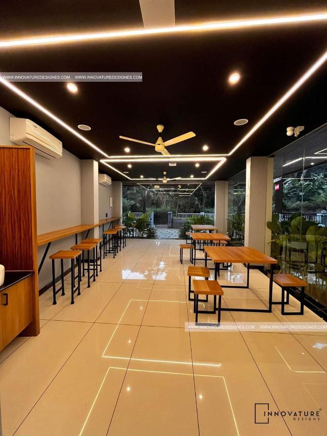 Hotel 24Inn Residency Pathanāmthitta Exteriör bild